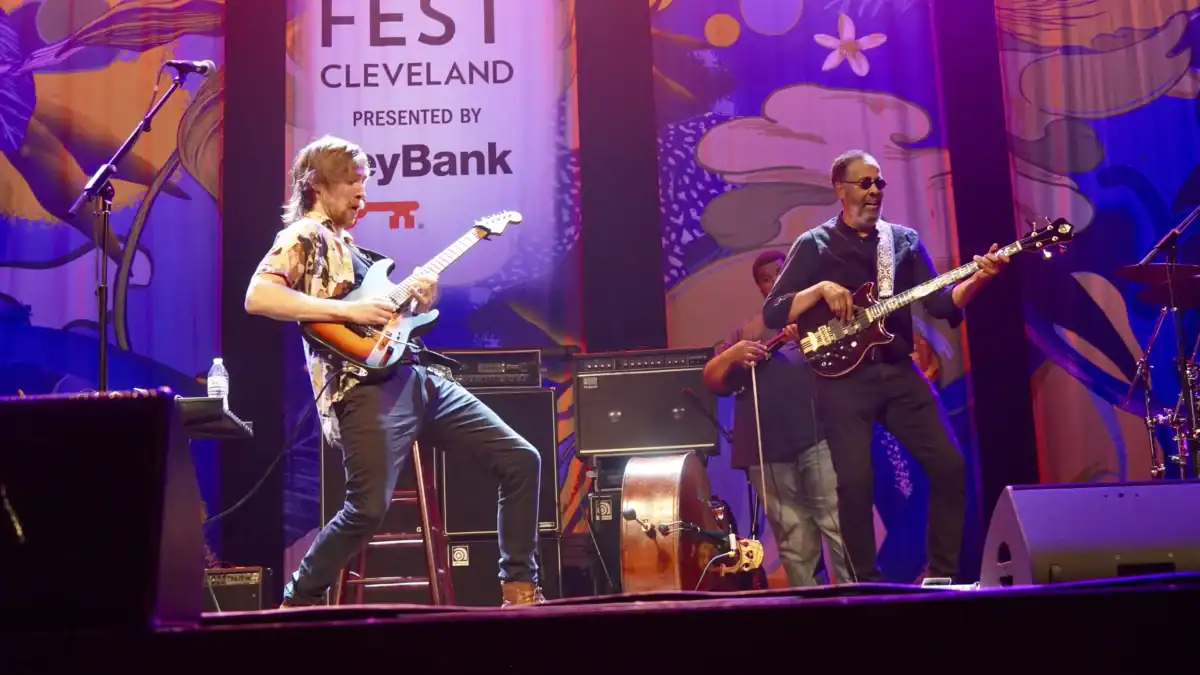 Colin Cook jams with Stanley-Clarke during the Tri=C Jazz Festival